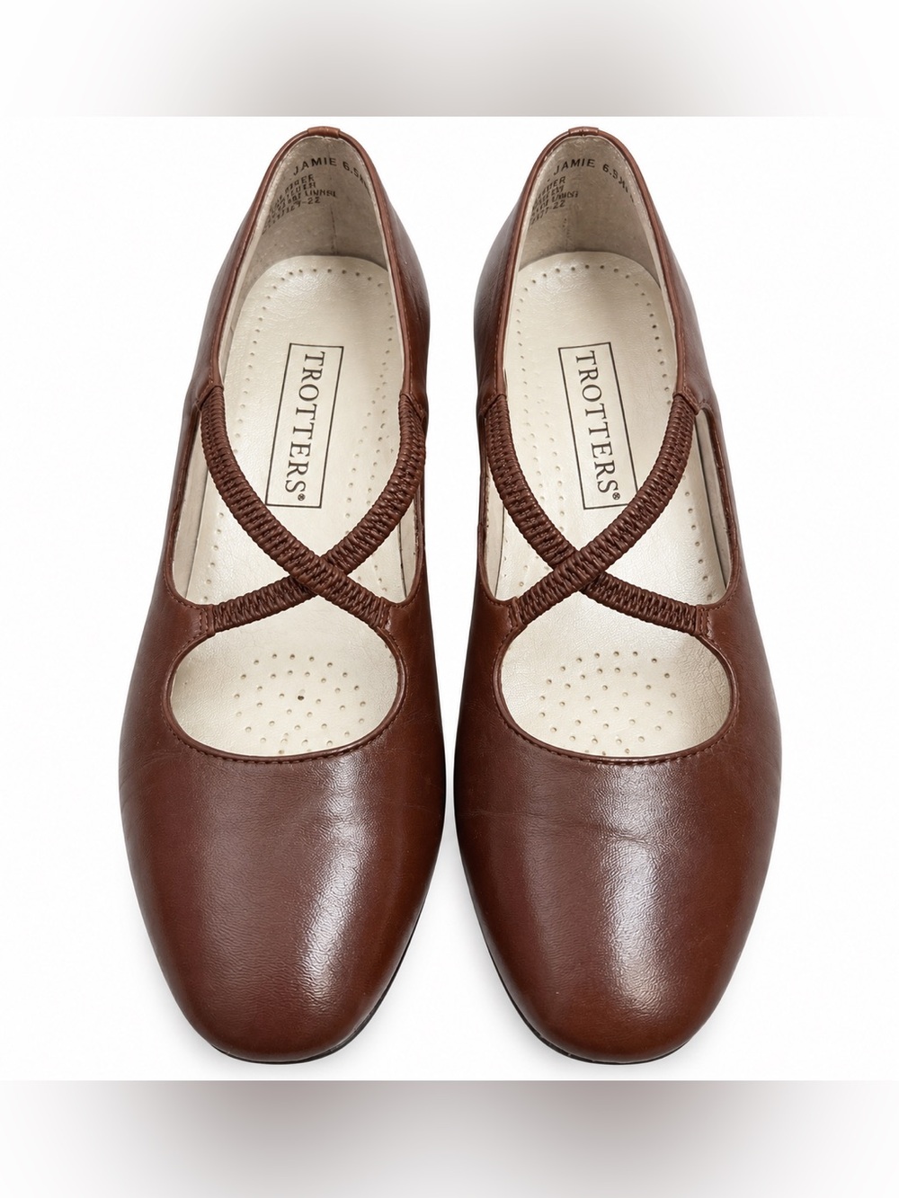 Trotters Women’s Brown Leather Mary Jane Kitten Heels. Size: 6.5.
